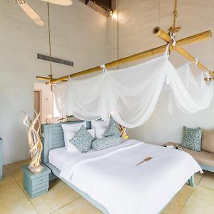 Jacuzzi Studio Koh Pak Bia Trip Yoga Class per
